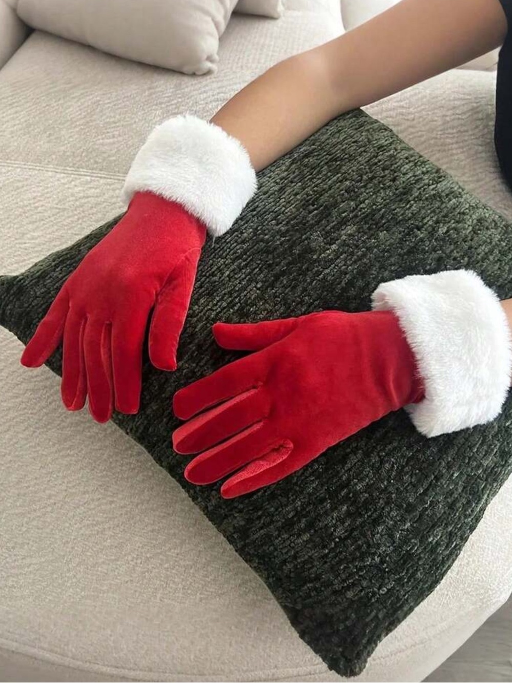 1 Pair Women's Short Velvet Christmas Gloves With White Fur Trim, Warm Party